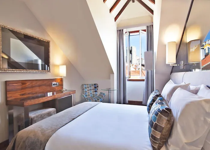 Отель Turim Terreiro Do Paco