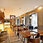 Turim Terreiro Do Paco 호텔 4*