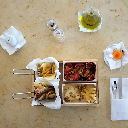 Turim Terreiro Do Paco Отель 4*